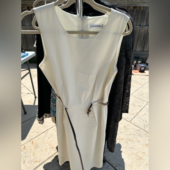 Off white Calvin Klein dress with belt - Picture 1 of 2